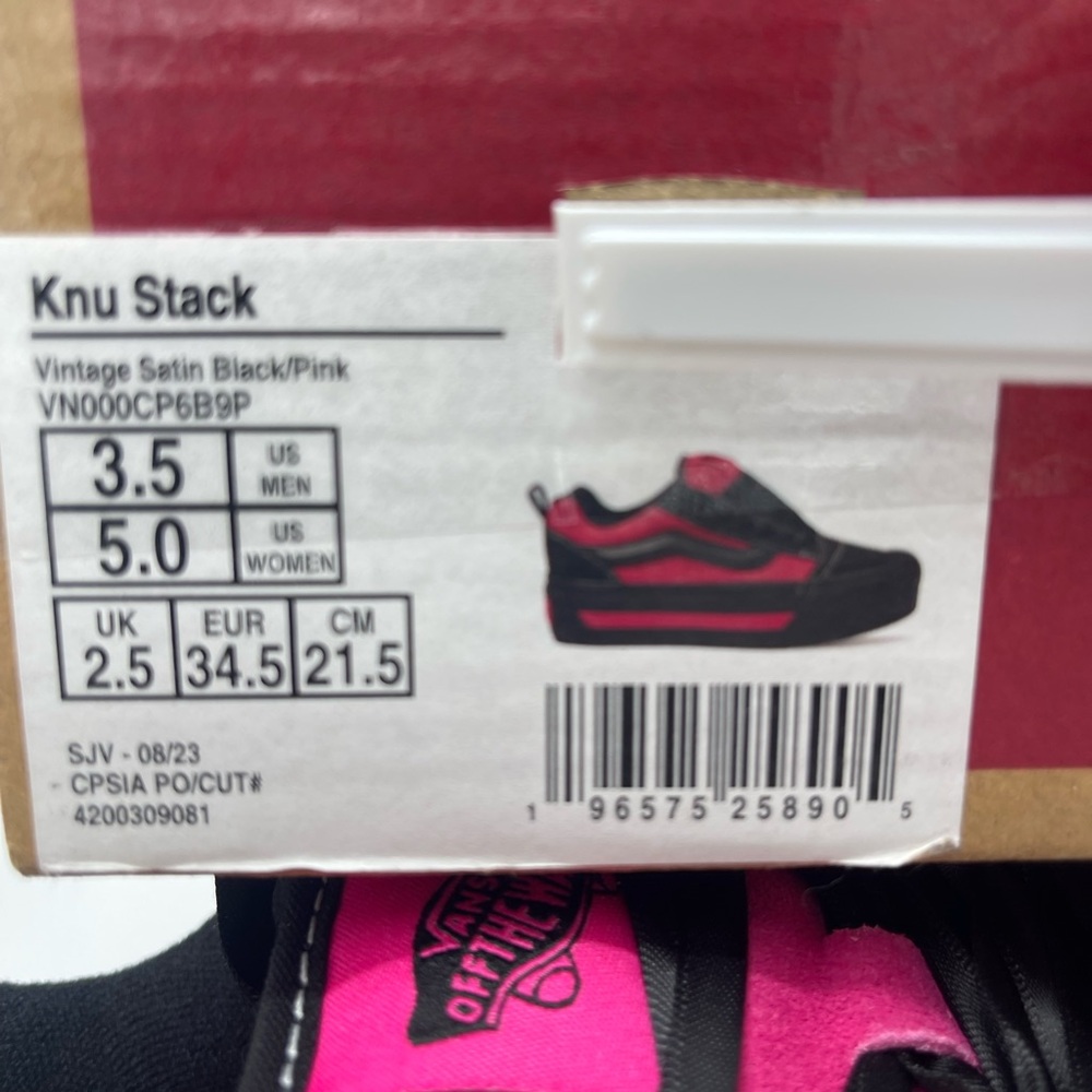 Vans Knu Stack
Vintage Satin Black/Pink
VN000CP6B9P Platform Sneakers - Picture 6 of 16